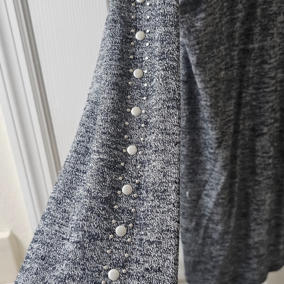 Cato Woman's L Navy Sweater W/Silver Metal Embellishments Mottled Lightweight - Picture 4 of 7